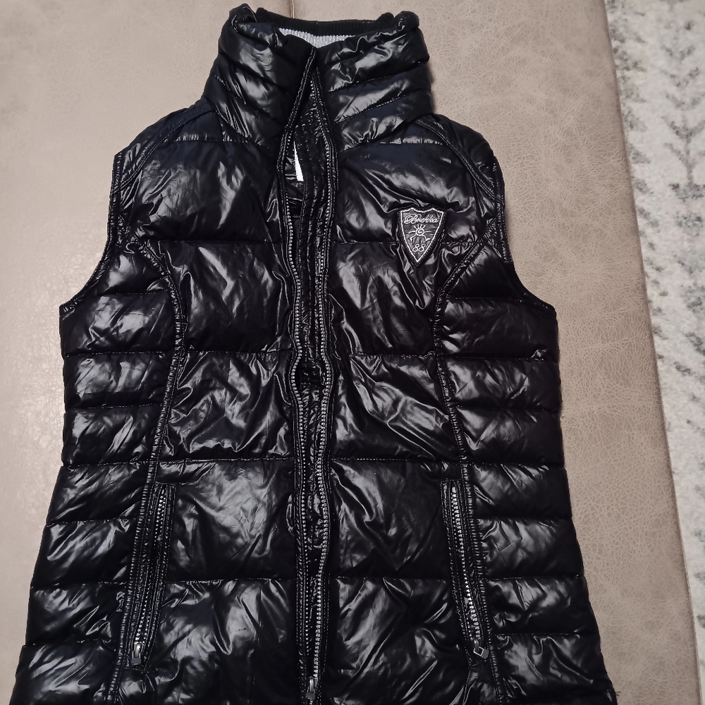 brekka Black Vest in great condition Size medium